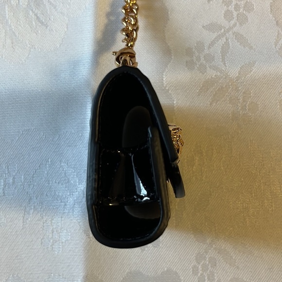 SALE!! Versace unisex black patient leather La Medusa logo AirPods Pro case - Picture 6 of 9